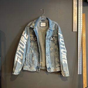 ZARA DISTRESSED JEAN JACKET